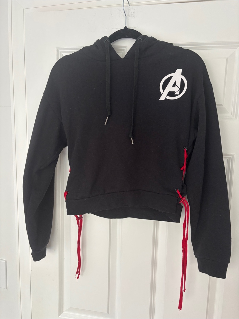 Her Universe Black Widow cropped hoodie size medium